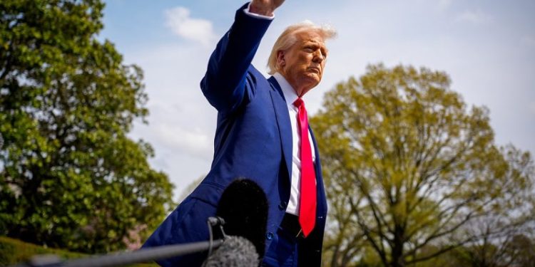 Trump Clashes With Reporter Over Tariffs, Citing Pandemic and ‘Fighting Lunatics’